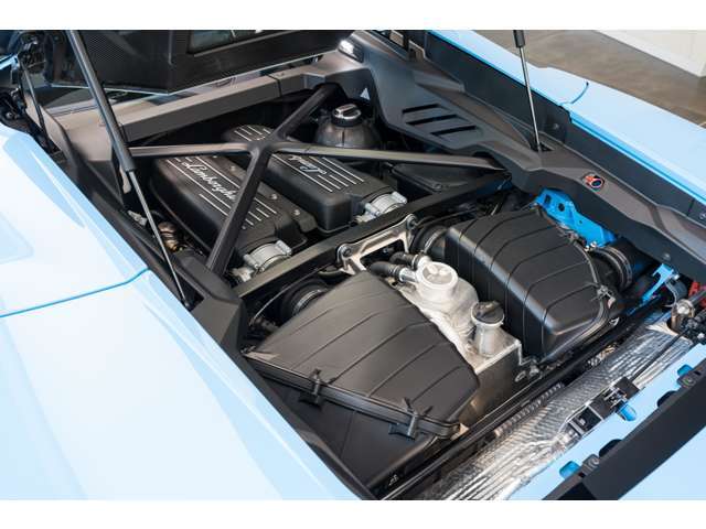 V10気筒自然吸気エンジン搭載