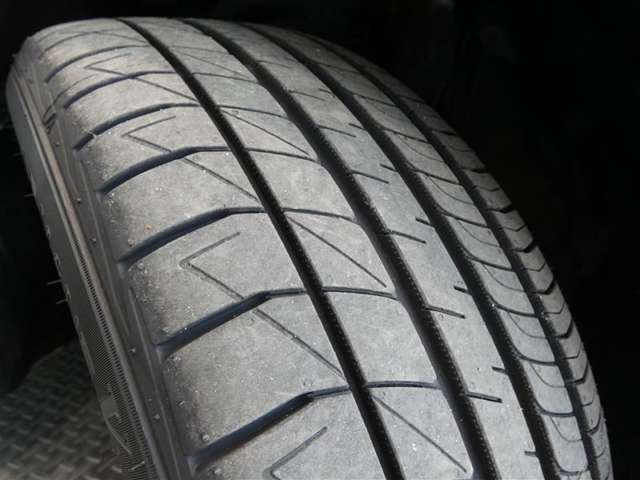 魅力の新品夏タイヤです。