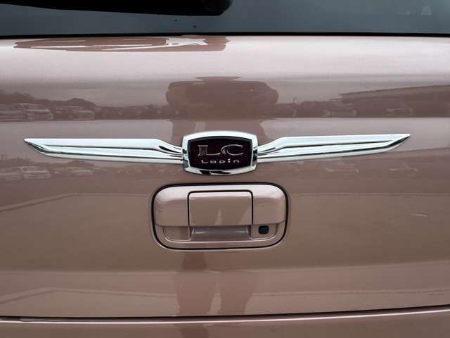 本格的なカフェを併設した新しいコンセプトのお店です！