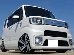 あまり見かけないウェイクのカスタム仕様です★後期最終型のGターボでスマートアシスト3なのでオートハイビームにコーナーセンサーも装着★パノラマカメラ付なので前後左右をモニタリングできます★