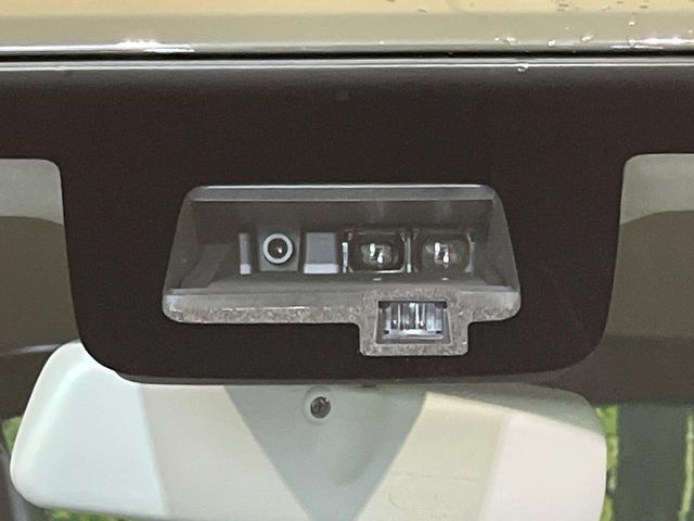 【問合せ：0776-53-4907】【スズキ　セーフティサポート】走行中に前方の車両等を認識し、衝突しそうな時は警報とブレーキで衝突回避と被害軽減をアシスト。より安全にドライブをお楽しみいただけます。
