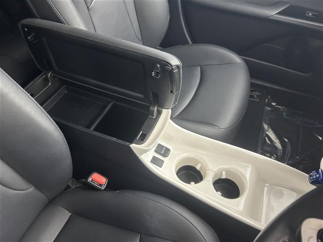 【運転席操作部】快適なドライブを楽しむための機能が装備されています！運転席から触れるので、使いやすいです！除菌プランいれていただくと、さらに清潔で安心していただけます！