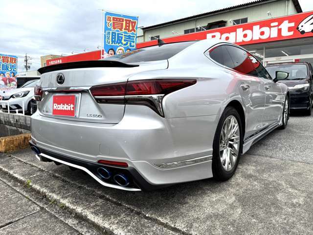 迫力の有るTRD製リアスカートを装備してます