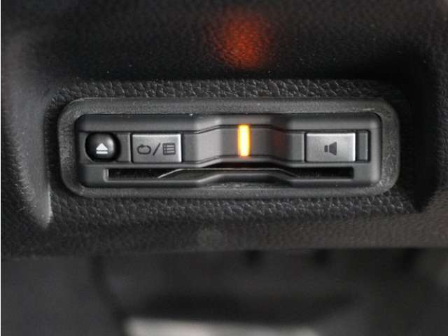 今や必需品の◆ETC車載器　装備車◆　有料道路を利用する際にスムースに通過でき、わずらわしい料金支払いから開放されます！