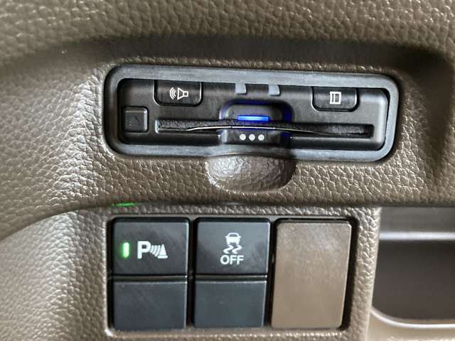 ●全国各地から良質車だけを選ぶ目利きの仕入れスタッフ☆さらに国家整備資格者が、その車を徹底してチェックしています！！