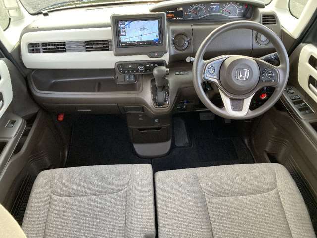 ●全国各地から良質車だけを選ぶ目利きの仕入れスタッフ☆さらに国家整備資格者が、その車を徹底してチェックしています！！