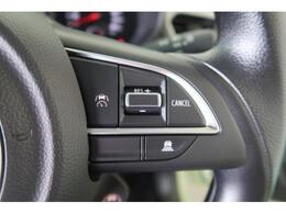 【全車速追従機能付アダプティブクルーズコントロール】システムが先行車との距離を測定して設定した車間距離を適切に保ちながら加速・減速をサポート◎