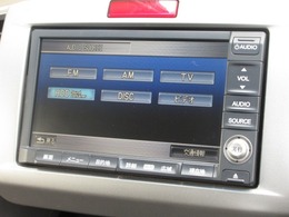 ナビゲーションはホンダ純正HDDナビを装着しております。AM、FM、CD、DVD再生、ワンセグTV、音楽録音再生がご使用いただけます。初めて訪れた場所でも安心ですね！