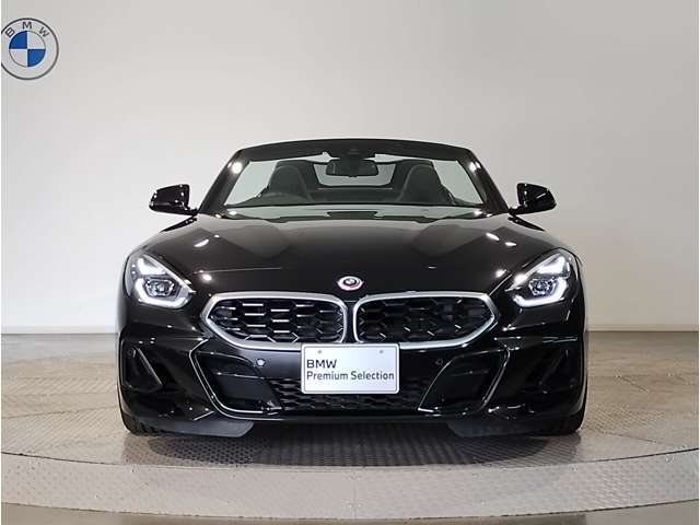 BMW代表的な特徴のキドニーグリル。BMWのすべてのモデルに採用され、BMWらしさを強調しております。