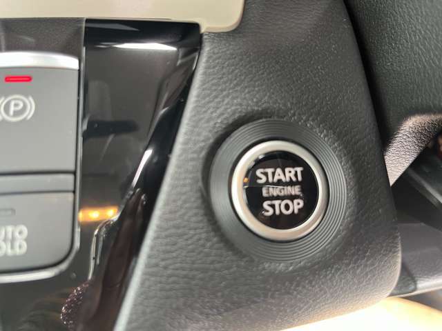必ず使用するシフトレバー。確りと確認したいですね。