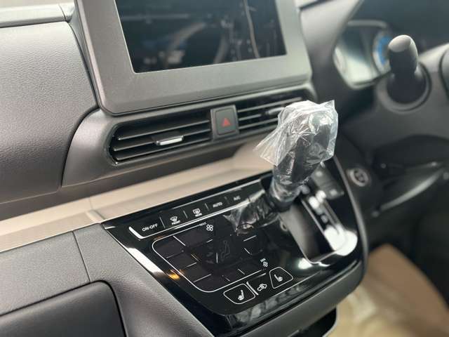気温に合わせて直感的に操作することで、車内をいつでも快適に保てます。