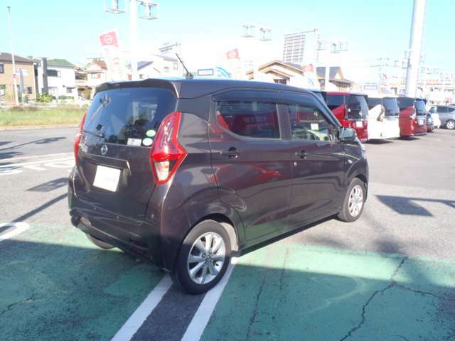 日本全国への登録・納車も承ります (別途陸送費用等が掛かります 一部地域・離島等を除く )お気軽にお電話にてご用命下さいましたら幸いです。