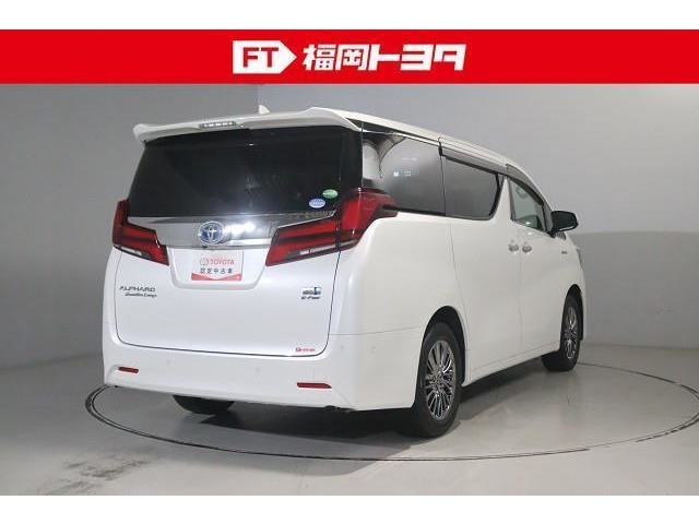 トヨタ認定中古車、評価4。キズ、へこみが少なく全体的に良好です。