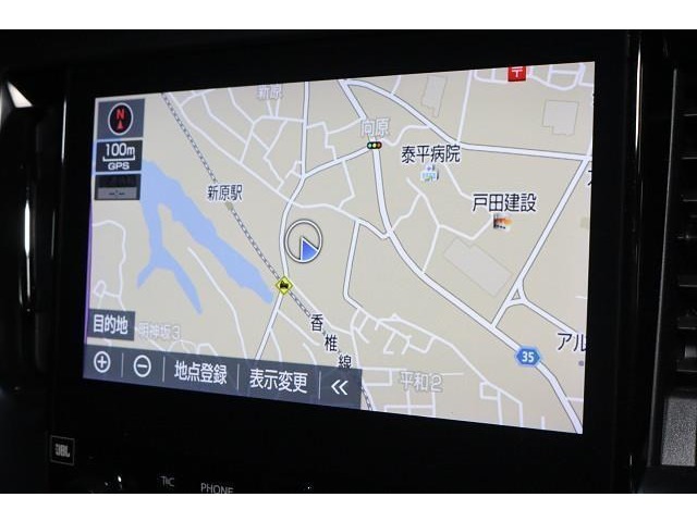 大画面の『ディスプレイオーディオ』を装備！　大きな地図画面や迫力ある映像がお楽しみいただけます。（機種によりナビやコネクトサービス等ご利用の際は別途契約が必要となる場合があります）