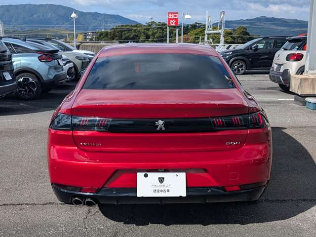 【認定中古車保証】1年間、走行距離無制限の認定中古車保証が付帯いたします。保証期間中は全国のプジョーディーラーで保証整備がお受けいただけます。