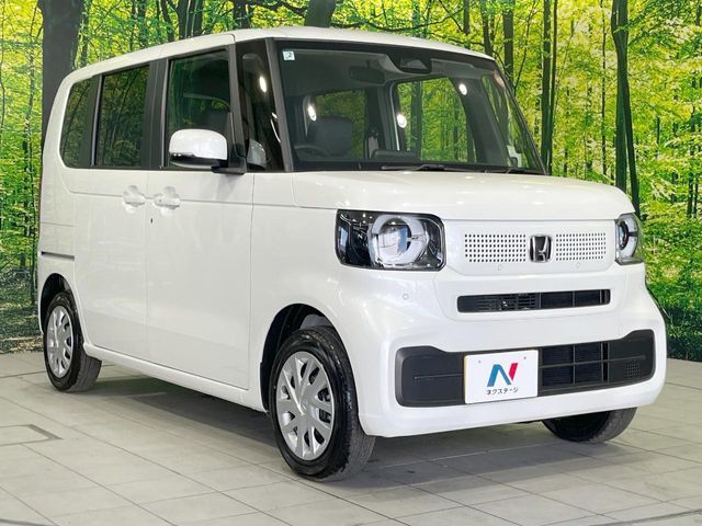 大好評のボディコーティング「弾スプラッシュコート」もご納車までに施工可能。通常のガラスコートと異なる、耐久年数6年の無機質ガラスコーティングが、ボディをキレイな状態に保ってくれます。