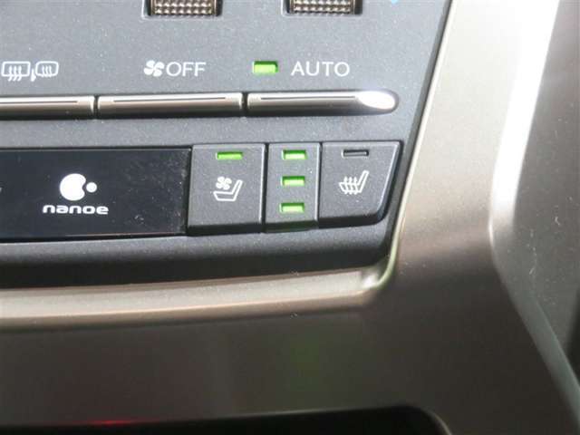 シート表面を温める「シートヒーター」と、シート表面の熱を取り除いて温度を下げる「シートベンチレーター」を搭載。