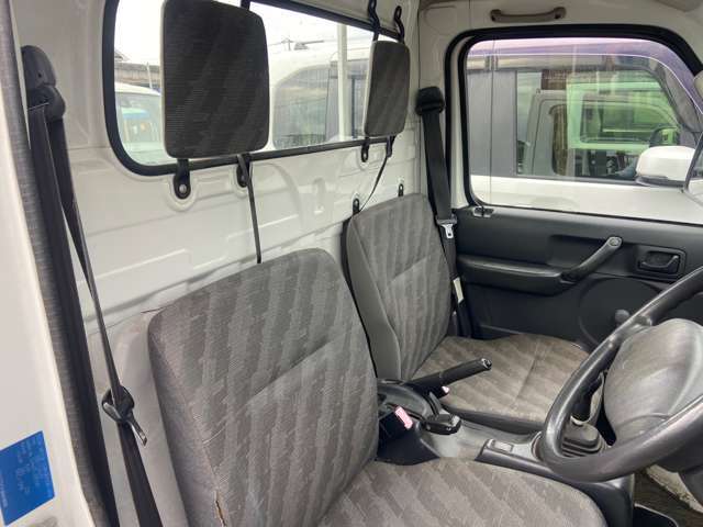 ベテランスタッフがお客様の車を丁寧に1台1台整備致します。急なトラブルもすぐに対応致します。