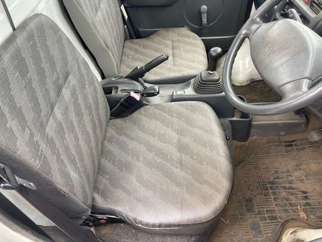 当店は民間車検工場完備です。車に関して不明な点、車検、保険の料金を少しでも安くしたい等、何でも相談ください。