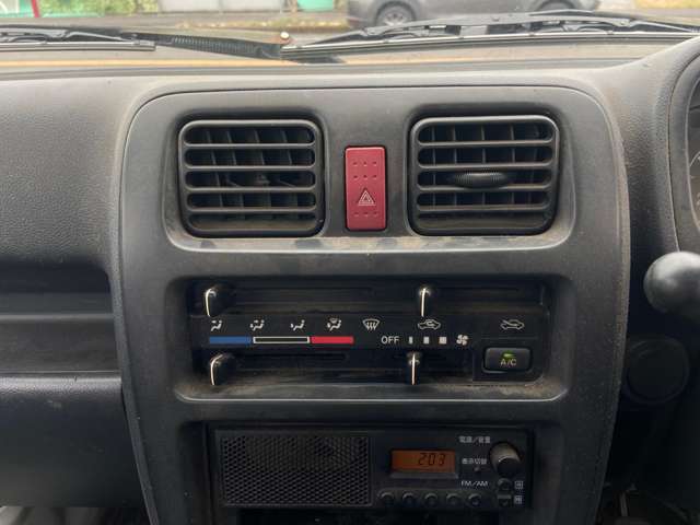 当店は民間車検工場完備です。車に関して不明な点、車検、保険の料金を少しでも安くしたい等、何でも相談ください。