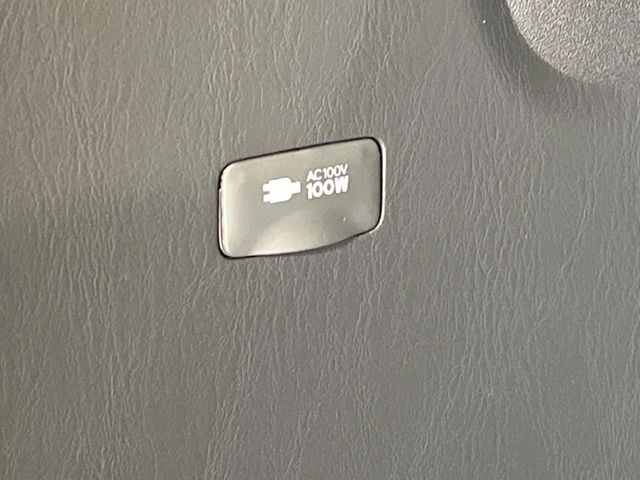 【1500Wアクセサリーコンセント】消費電力1500Wまでの家電が使えます。キャンプやスポーツ・アウトドアでのアクティビティはもちろん、災害・停電の際に大活躍♪