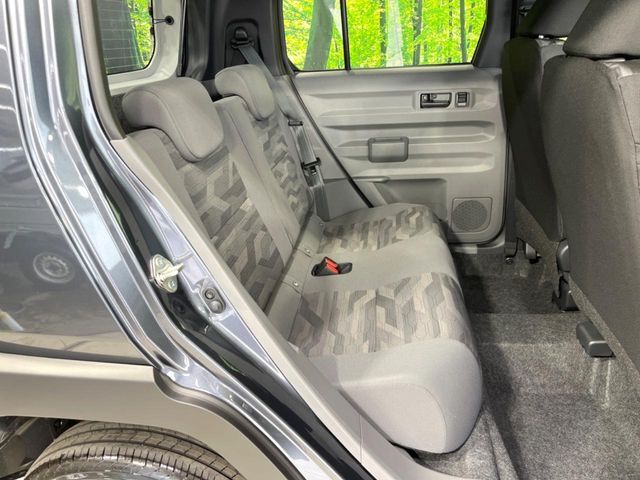 高品質なオリジナルフロアマットもオプションにてご用意しております。お好きなデザインやカラーをお車に合わせて選んでいただくことができます♪