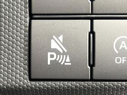 【クリアランスソナー】バンパーに付いたセンサーが障害物を検知！一定の距離に近づくとアラートで教えてくれます♪狭い駐車スペースや車庫入れ時も安心ですね☆