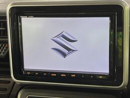 【純正9型ナビ】人気の純正ナビを装備しております。ナビの使いやすさはもちろん、オーディオ機能も充実！キャンプや旅行はもちろん、通勤や買い物など普段のドライブも楽しくなるはず♪