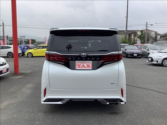 バックモニター付きなので車庫入れも安心ですね♪
