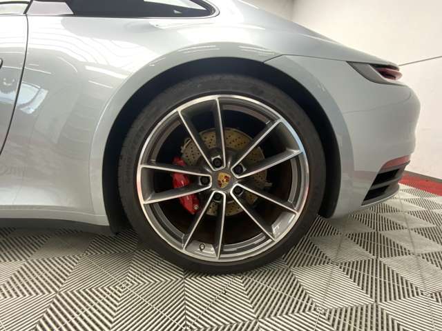左後　グッドイヤー製タイヤ　305/30ZR21　104Y