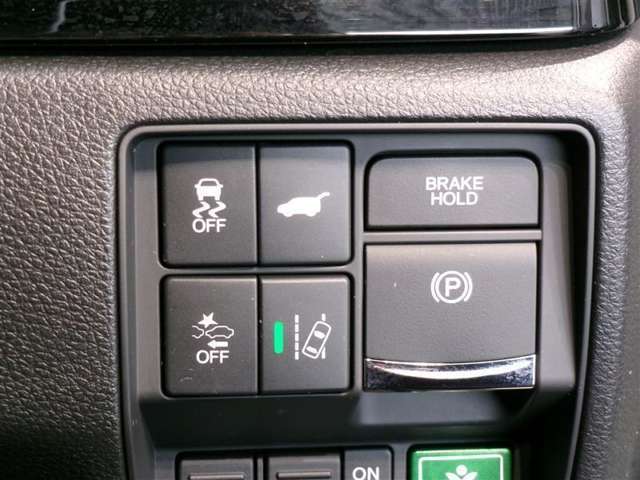 パワーバックドア装着車です