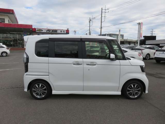 遠方販売でもご自宅までお車をお届けする事も可能です。書類のやり取りや手続きも出来る限り分かりやすくご説明させていただきます。