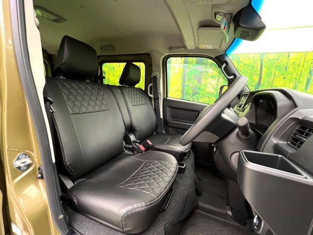 運転席シート廻りは使用感も少なく、良好な状態となっています。丁寧に使われていたことがよくわかりますね。