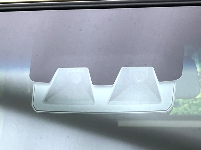 【スマートアシスト】走行中に前方の車両等を認識し、衝突しそうな時は警報とブレーキで衝突回避と被害軽減をアシスト。より安全にドライブをお楽しみいただけます。