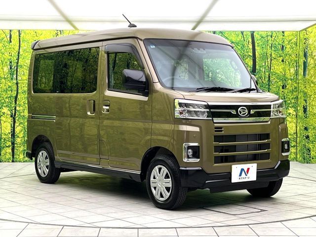 高透明度のガラス皮膜で撥水はもちろん、上質なツヤ・光沢を実現。紫外線や酸性雨から大切な愛車を保護し、色あせ・劣化を防止。「弾スプラッシュコート」、「弾プリミッサコート」からお選びいただけます。