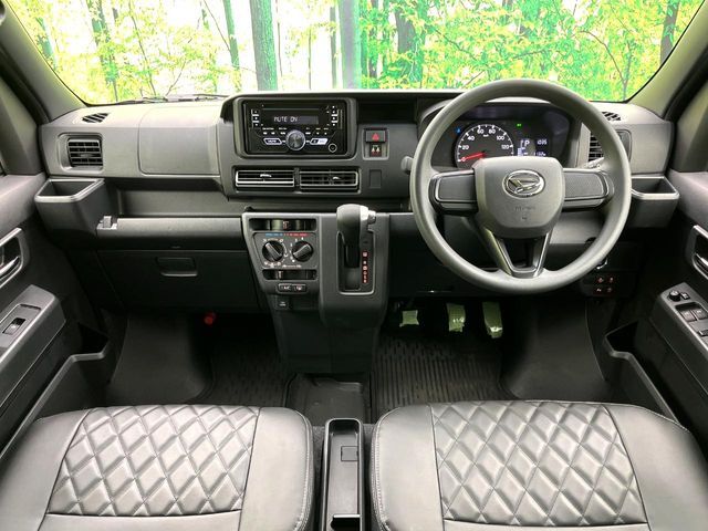 グループ総在庫数約30，000台！！全国の系列店からメーカー・車種問わずご紹介出来るので、あなたにピッタリのお車が見つかるはずです♪まずはお問い合わせ下さい☆