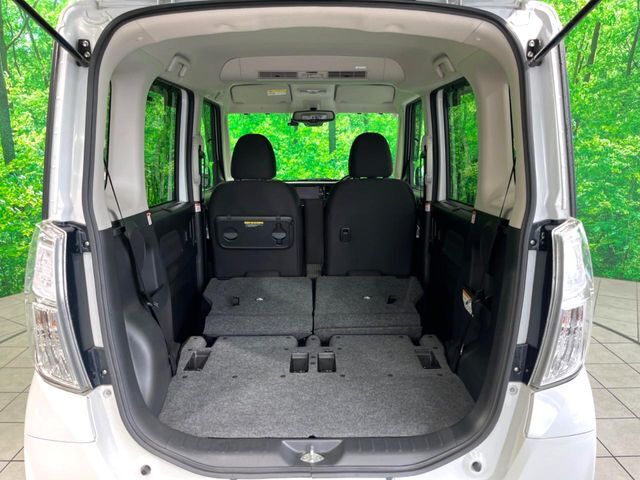 積み下ろしのしやすいデッキにはたっぷりと荷物を積み込んでいただけます。遊びから仕事まで、様々なシーンで頼れます♪