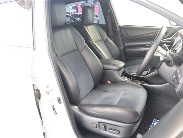 弊社でお車をご購入頂いたお客様は、一部車種を除いて【オイル交換永久無料】となっております。※詳細はスタッフまでお問合せ下さい。