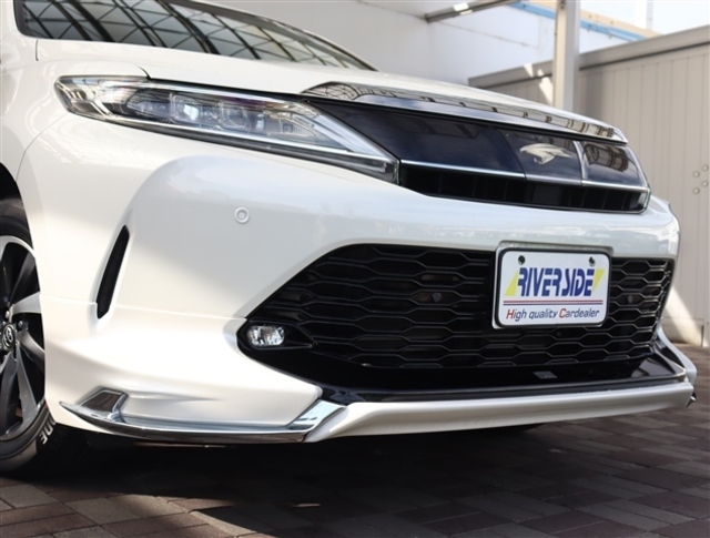 【車屋】として、長く車業界に従事した経験豊富なスタッフが在籍しております。