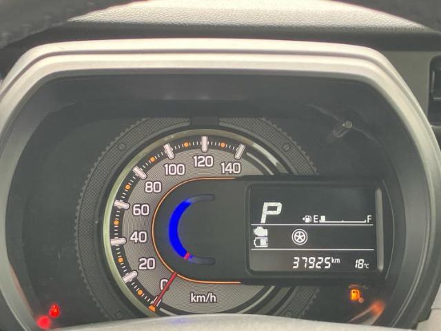 WECARSの展示場では実際に見て、触ってお車をお選びいただけます！知識の豊富な営業スタッフが様々なカーライフをご提案いたします！