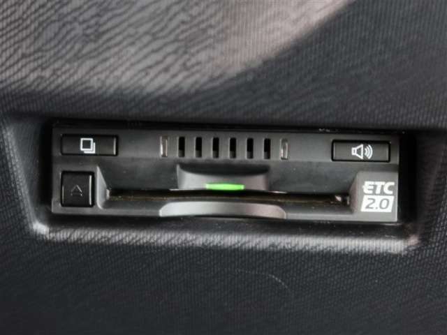 ETC車載器付きです。高速道路の料金所もスムーズに通過できます。
