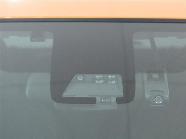 サポカーは、高齢運転者を含めたすべてのドライバーによる交通事故の発生防止・被害軽減対策の一環として、国が推奨する新しい自動車安全コンセプトです。詳しくは販売店スタッフまでおたずねください。
