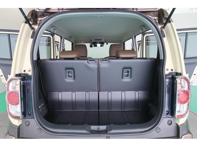 後部座席背面とラゲッジフロアは防汚タイプになっております。汚れを拭き取りやすい素材を使用している為、汚れているものや濡れているものも気兼ねなく積載することが可能です。