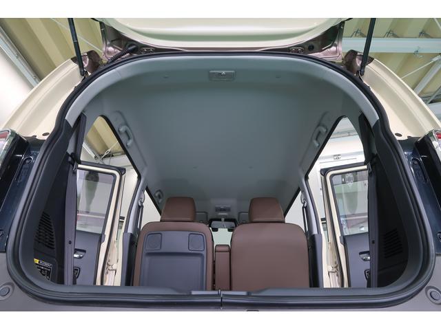 天井は大きな汚れ、擦れ等無く、綺麗な状態です。