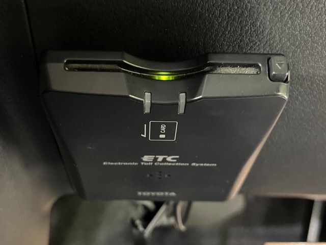 【ETC】高速道路の料金所をストレスなく通過！話題のスポットやサービスエリアに多い「スマートIC」利用時は必須のアイテムです。当店でセットアップを実施、ご納車当日からすぐにご利用いただけます！