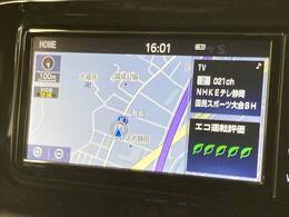 【純正ナビ】一体感のあるナビは、高級感ある車内を演出してくれます。Bluetooth再生などオーディオ機能も充実しておりますので、運転もより楽しめます♪