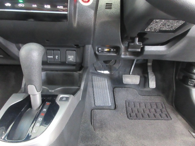 車内もクリーニング済みです。