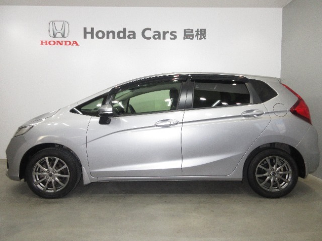 ホンダ独自の技術センタータンクレイアウト採用！室内空間を犠牲にすることなく低床低重心を実現しました。乗り降りもラクラクです♪