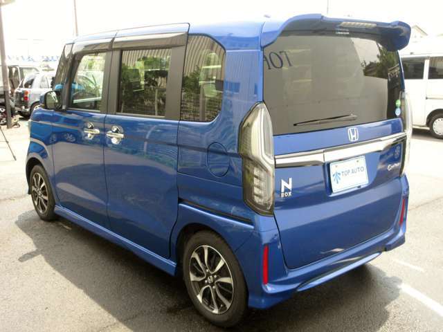 【軽自動車専門店】常時展示台数在庫450台の大型展示場で現行モデルからオールドルックなマニアックなお車まで幅広く展示中！格安軽自動車でお探しならお任せ下さい！！