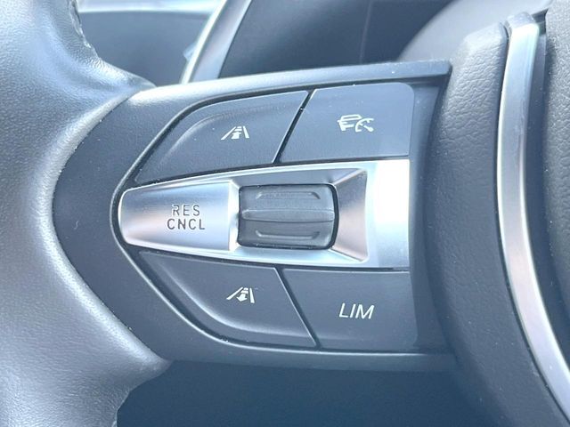 ●アクティブクルーズコントロール：前の車との車間距離を一定にとりつつ、一定速度で自動走行してくれる次世代のクルーズコントロール！主に高速道路や自動車専用道路で使用する便利な機能です！